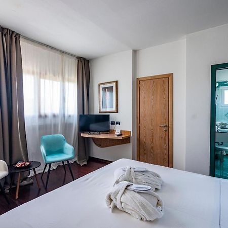 לידו דליי אסטנסי Hotel Logonovo מראה חיצוני תמונה