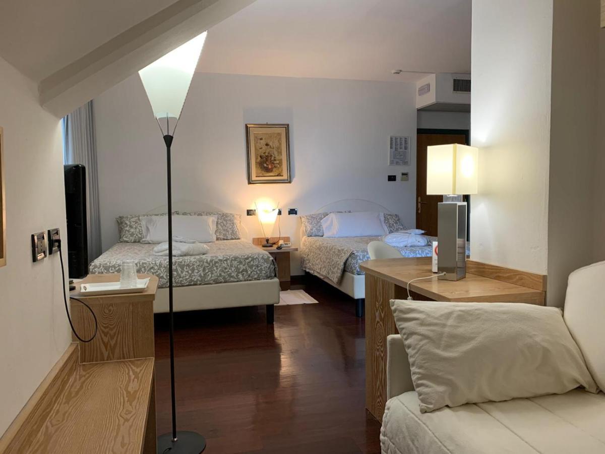 לידו דליי אסטנסי Hotel Logonovo מראה חיצוני תמונה