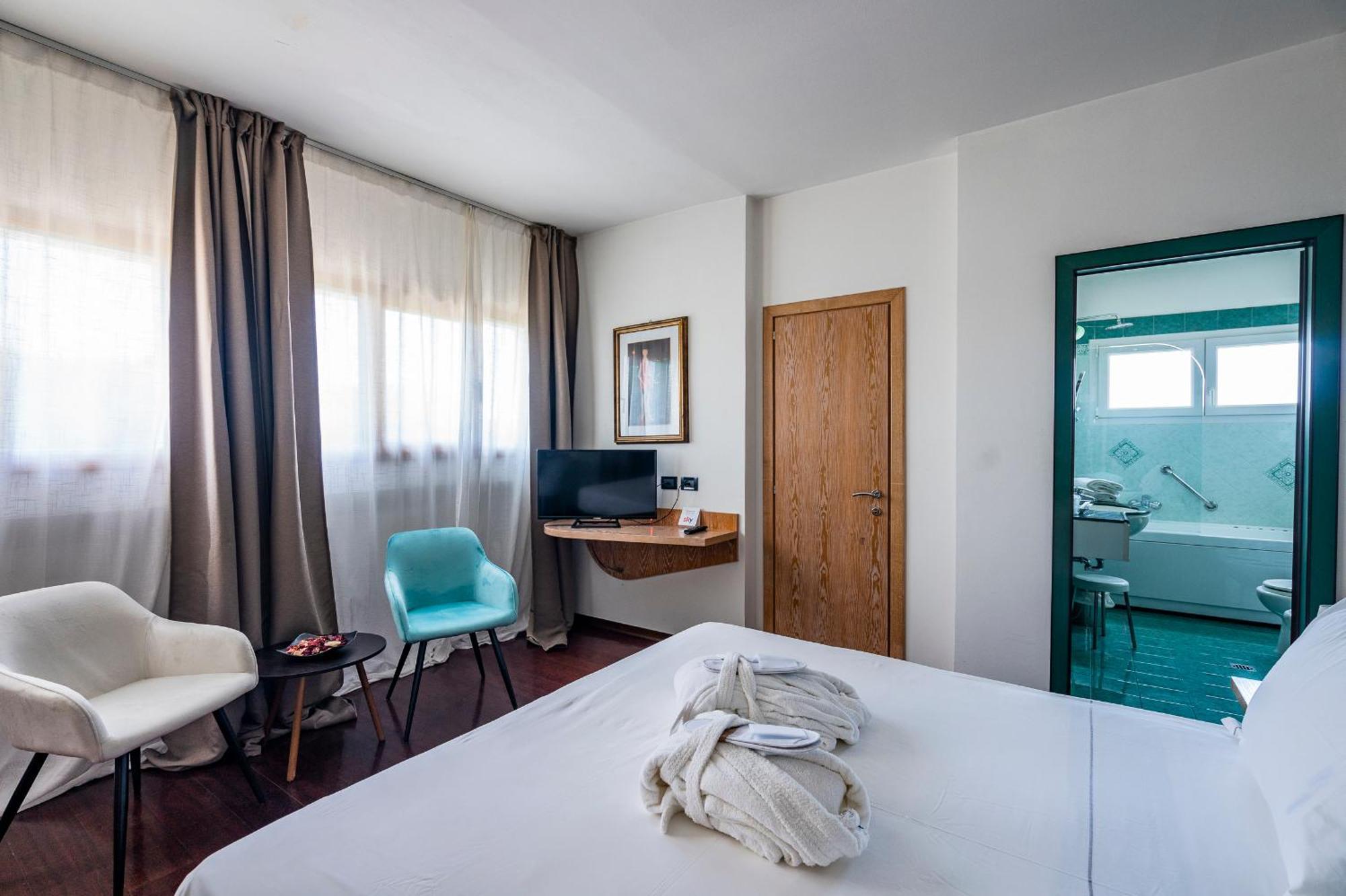 לידו דליי אסטנסי Hotel Logonovo מראה חיצוני תמונה