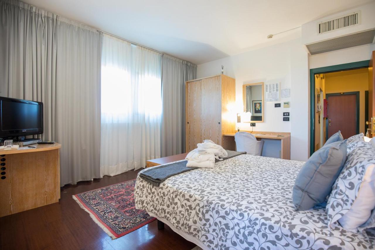 לידו דליי אסטנסי Hotel Logonovo מראה חיצוני תמונה