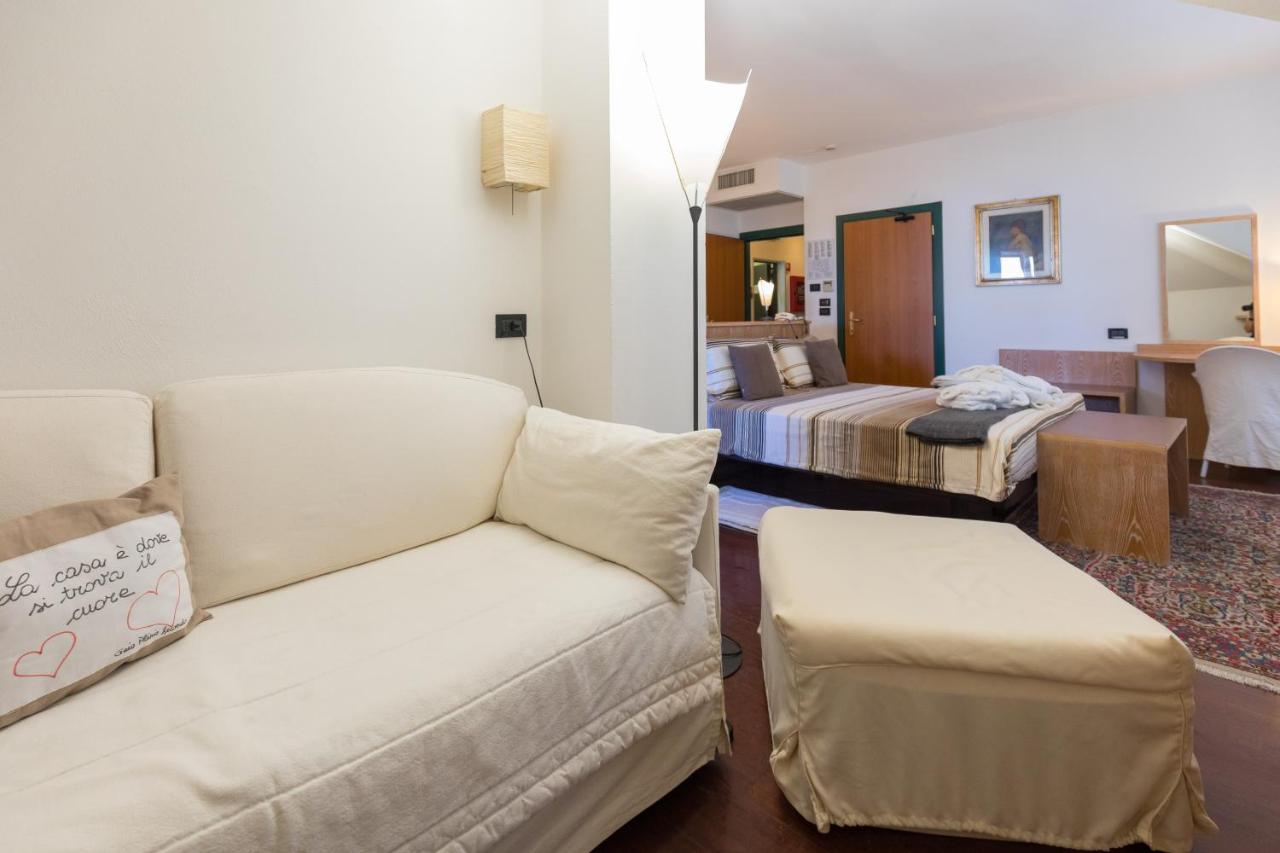 לידו דליי אסטנסי Hotel Logonovo מראה חיצוני תמונה